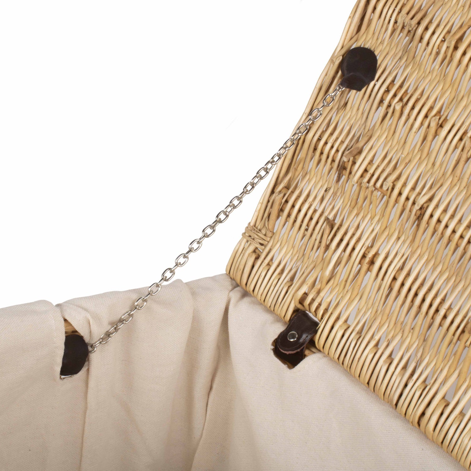 20 Inch Buff Willow Hamper Trunk with White Lining