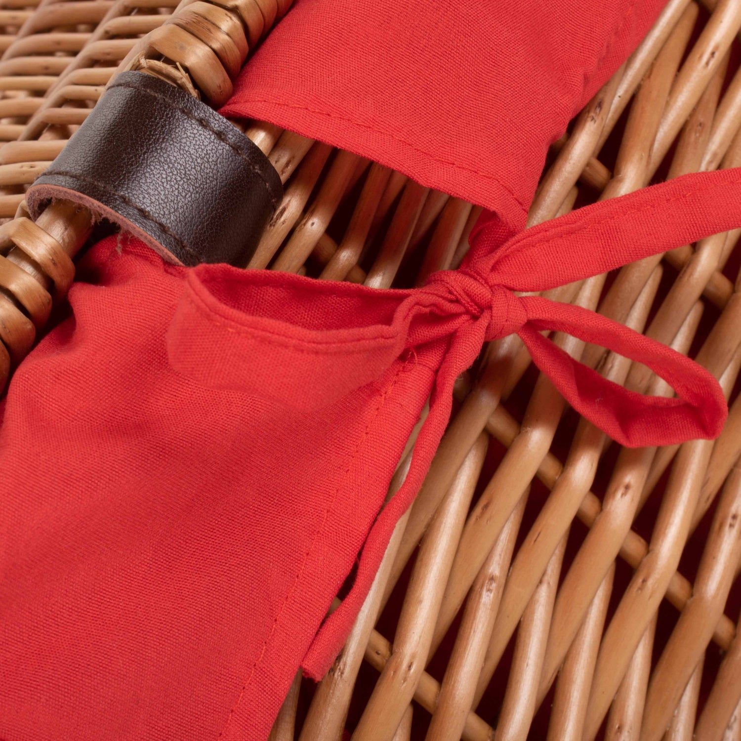 20 Inch Double Steamed Willow Hamper Trunk with Red Lining