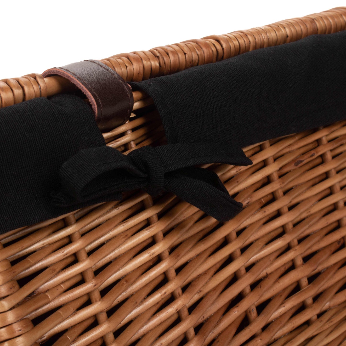 18 Inch Double Steamed Willow Hamper Trunk with Black Lining