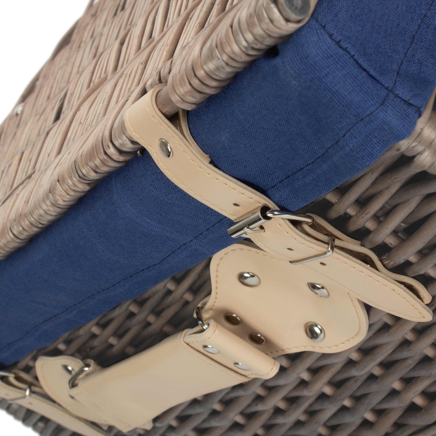 20 Inch Antique Wash Willow Hamper with Navy Blue Lining