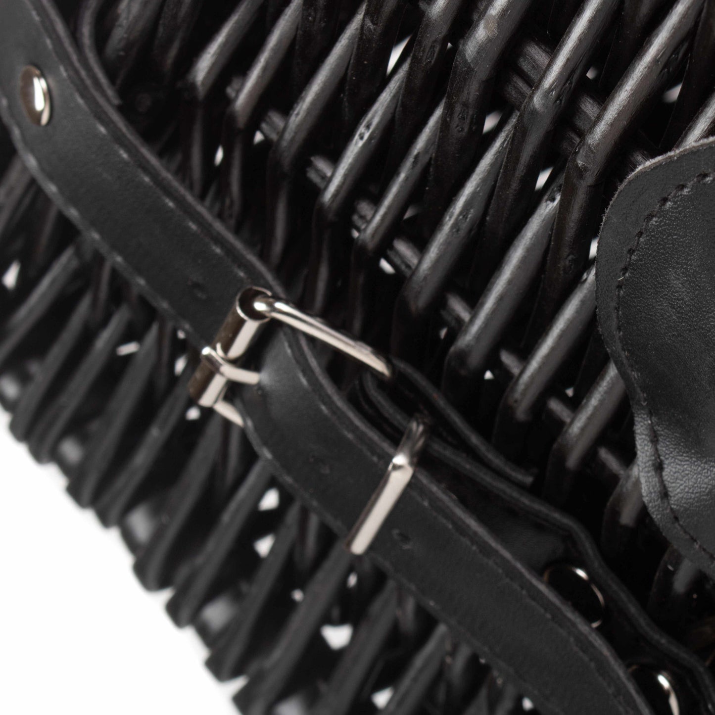 20 Inch Black Willow Hamper
