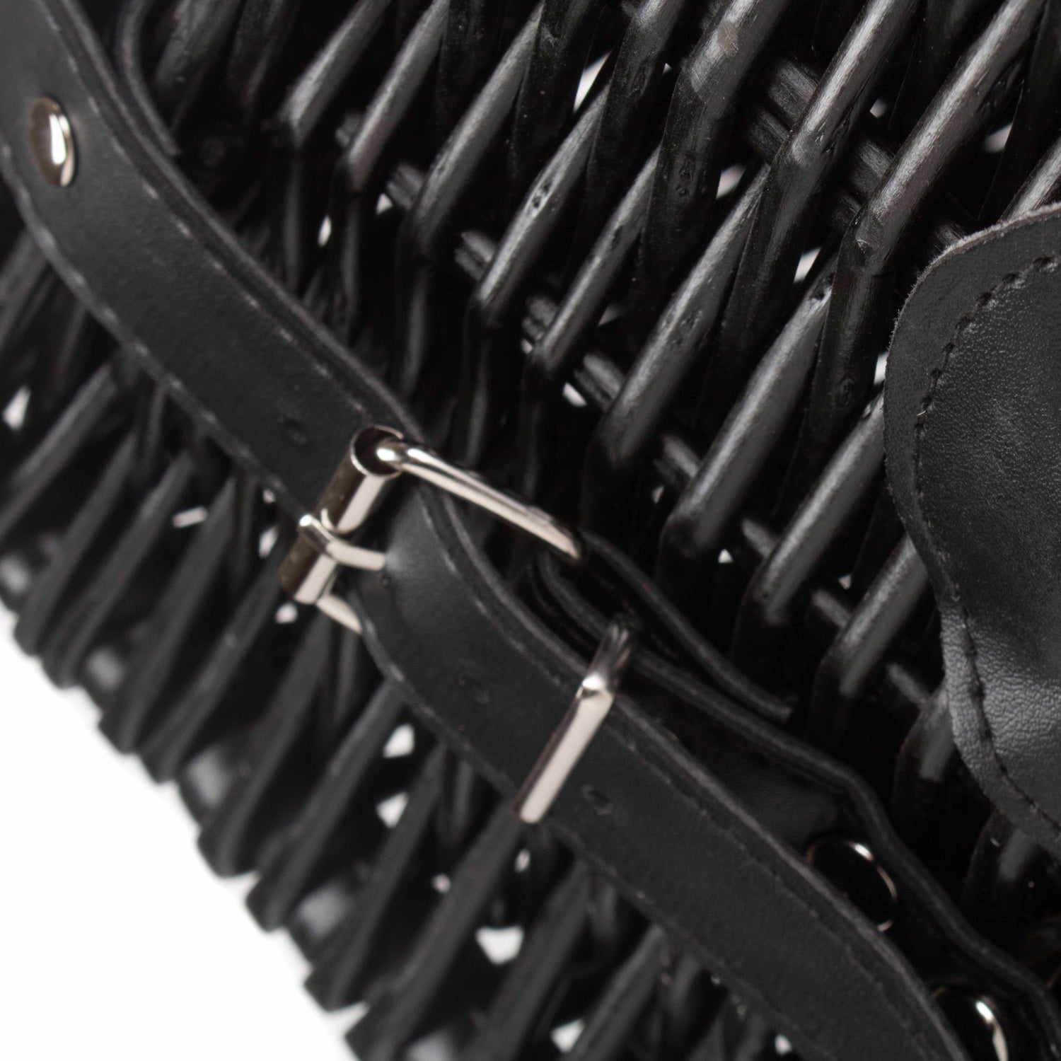 20 Inch Black Willow Hamper