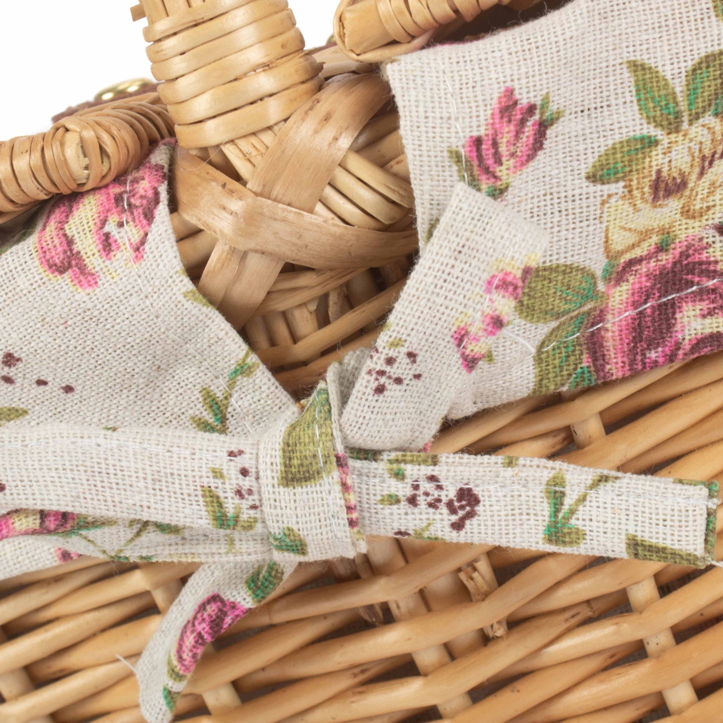 Child's Oval Willow Lidded Picnic Hamper with Garden Rose Lining