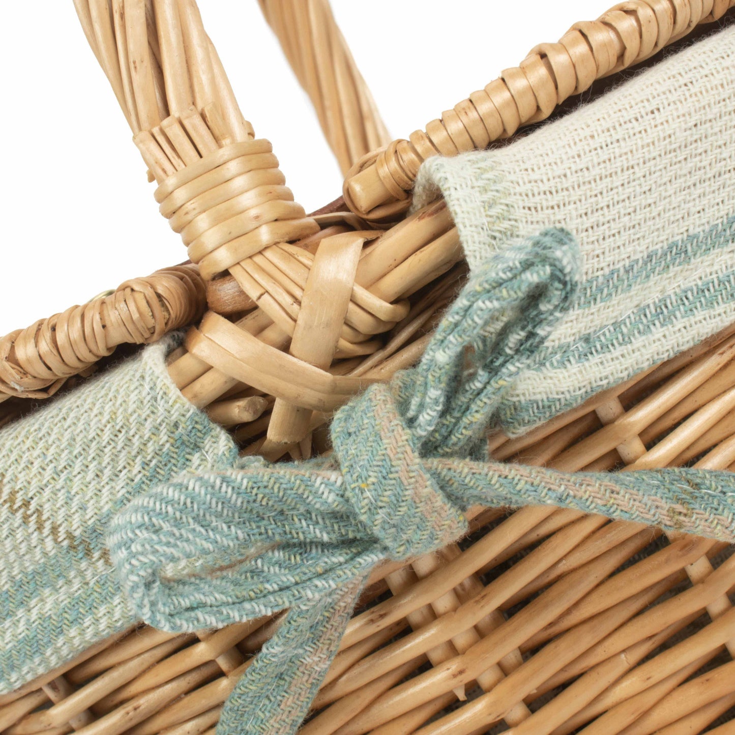 Child's Oval Willow Lidded Picnic Hamper with Cream Tartan Lining