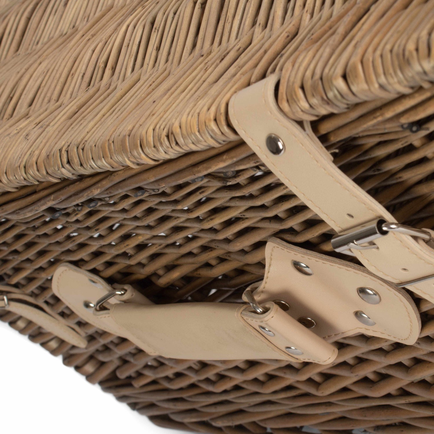 22 Inch Antique Wash Willow Hamper