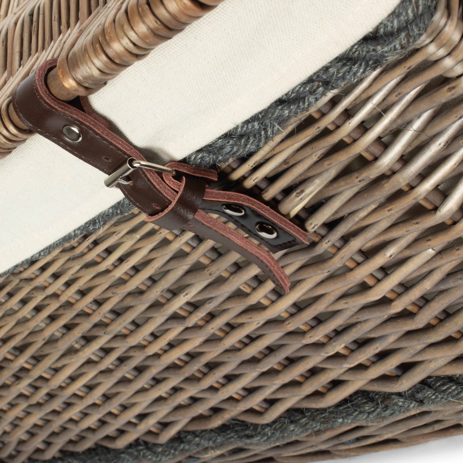 28 Inch Antique Wash Willow Rope Handled Hamper Trunk with White Lining