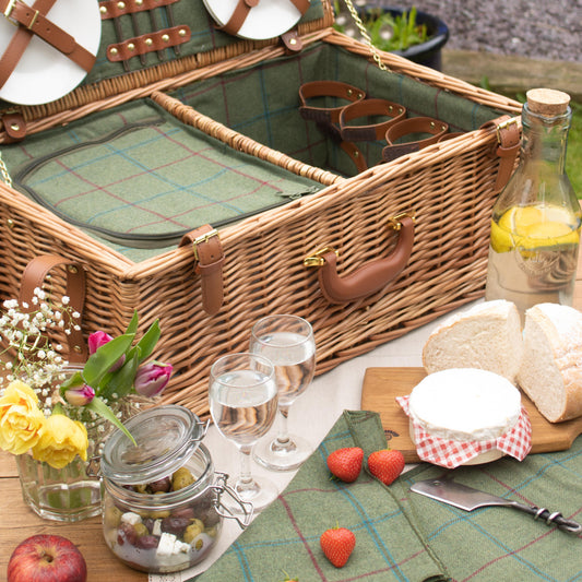 4 Person Green Tweed Hamper