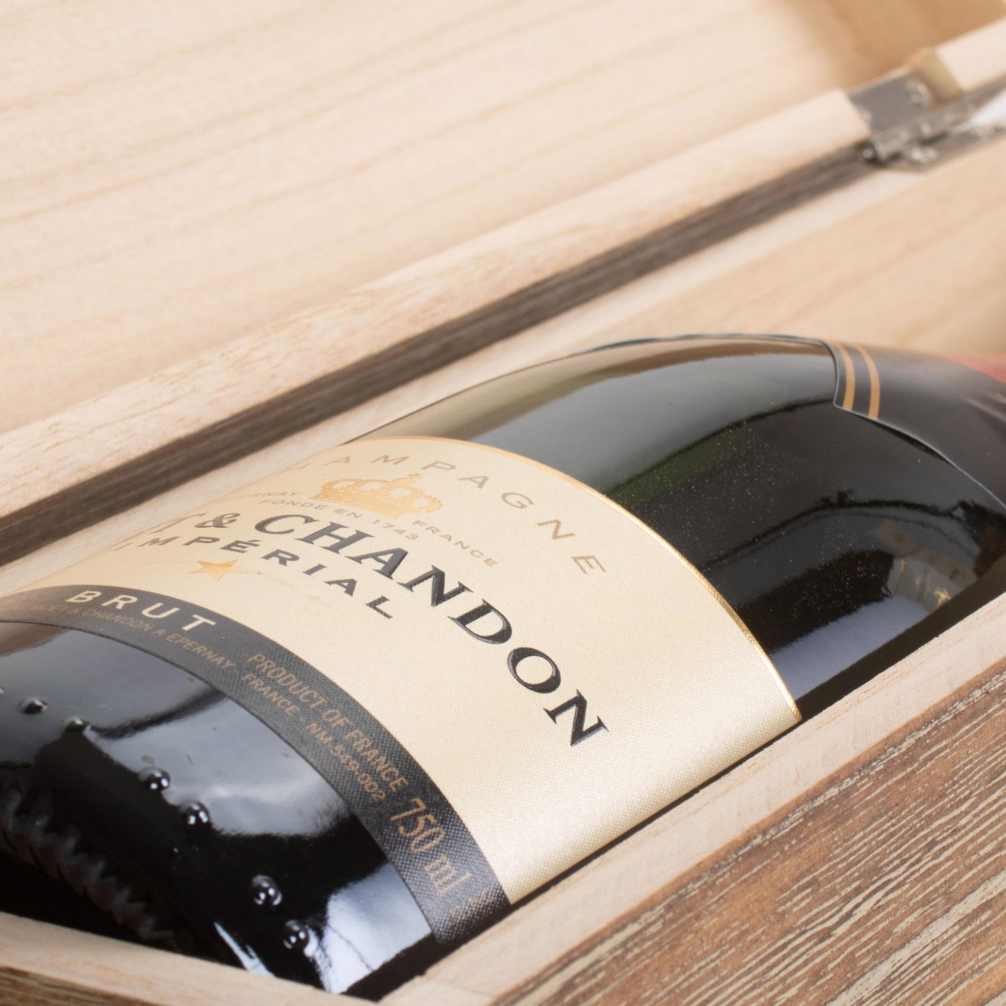 Single Bottle Oak Effect Wooden Box