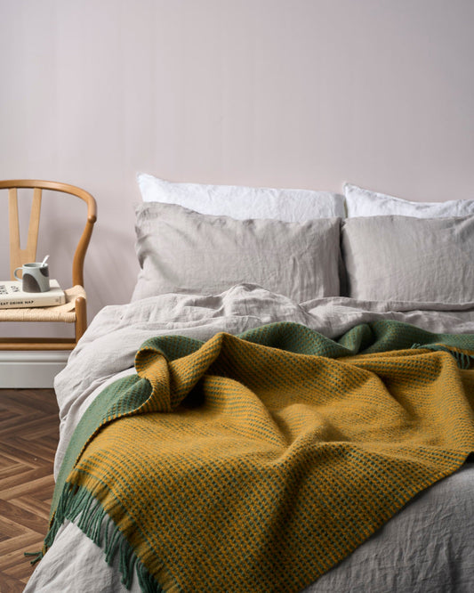 Totterdown Waffle Blanket: College Green & Ashton