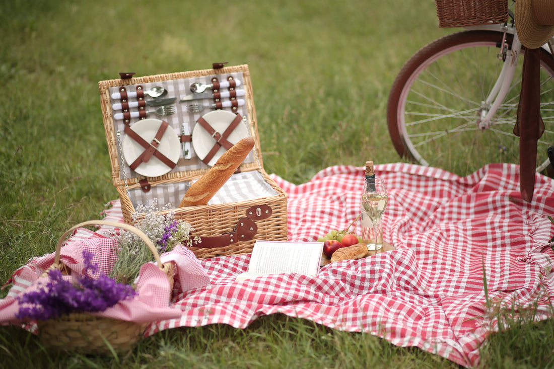 Packing the Perfect Picnic Basket for Days Out