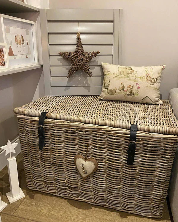 Lidded Hampers & Trunks