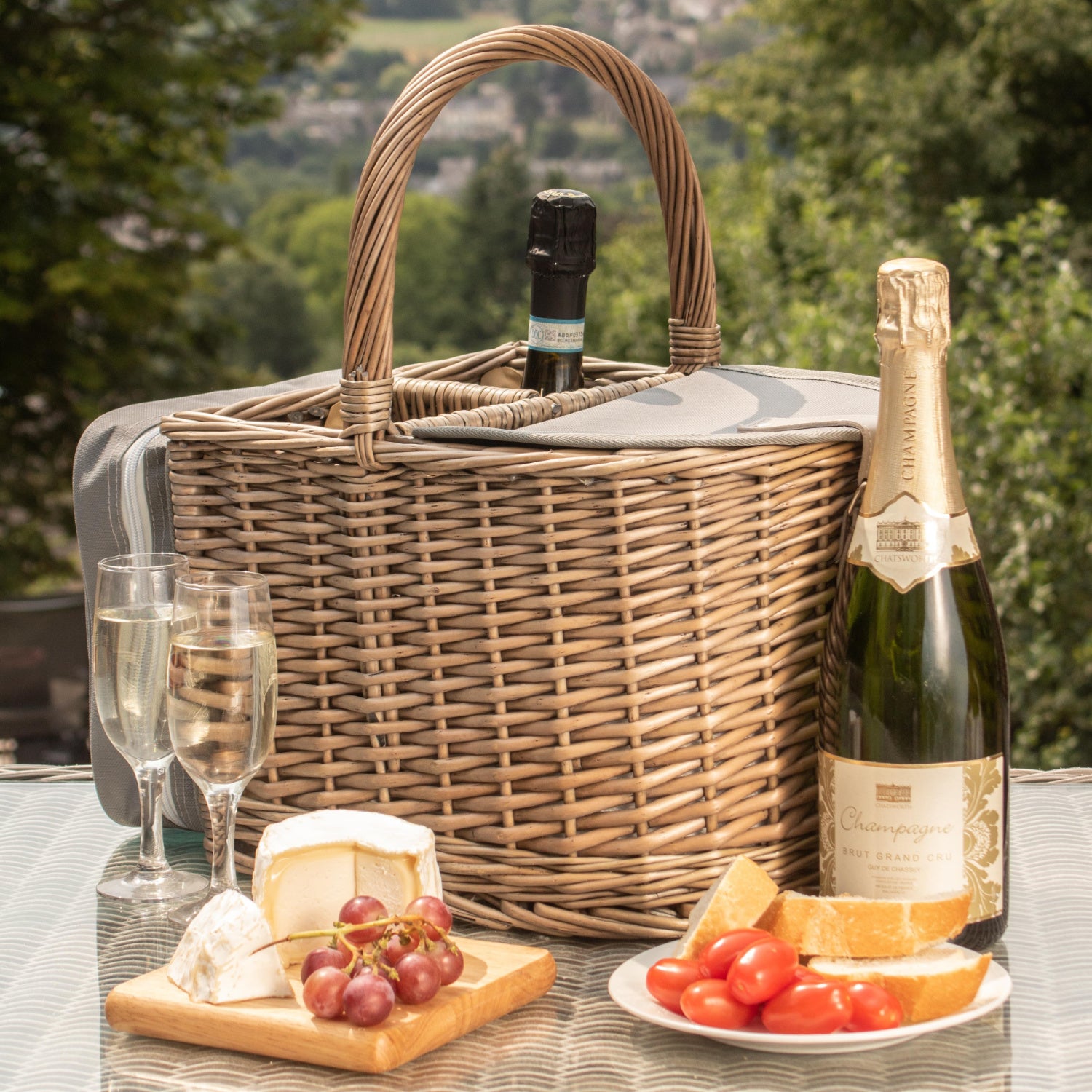 2 Bottle Beach Hamper