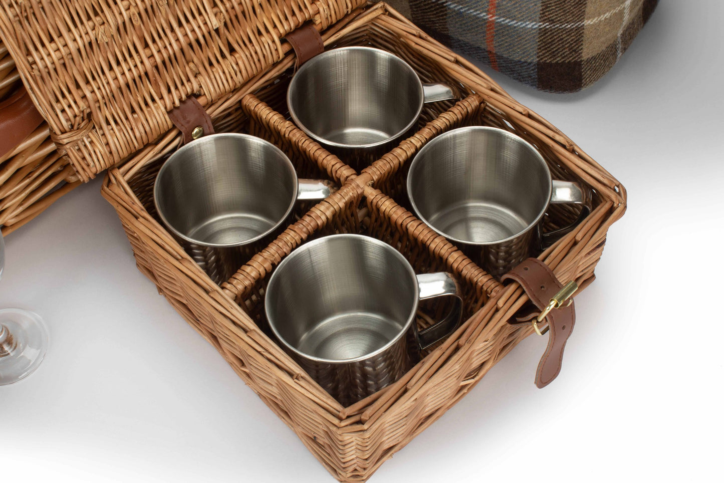 4 Person Deluxe Ravenstor Hamper