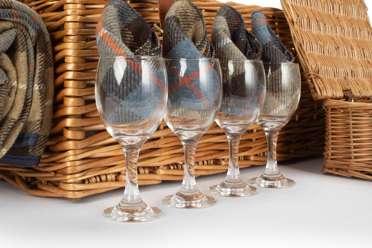 4 Person Deluxe Ravenstor Hamper