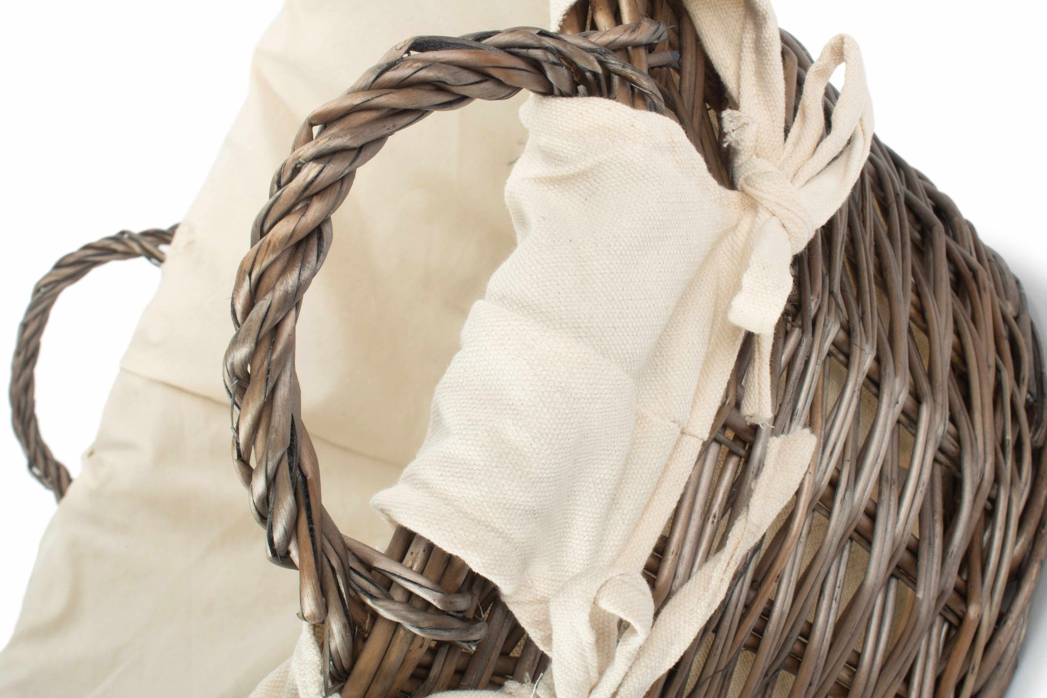 Antique Wash Willow Washing Basket with White Lining