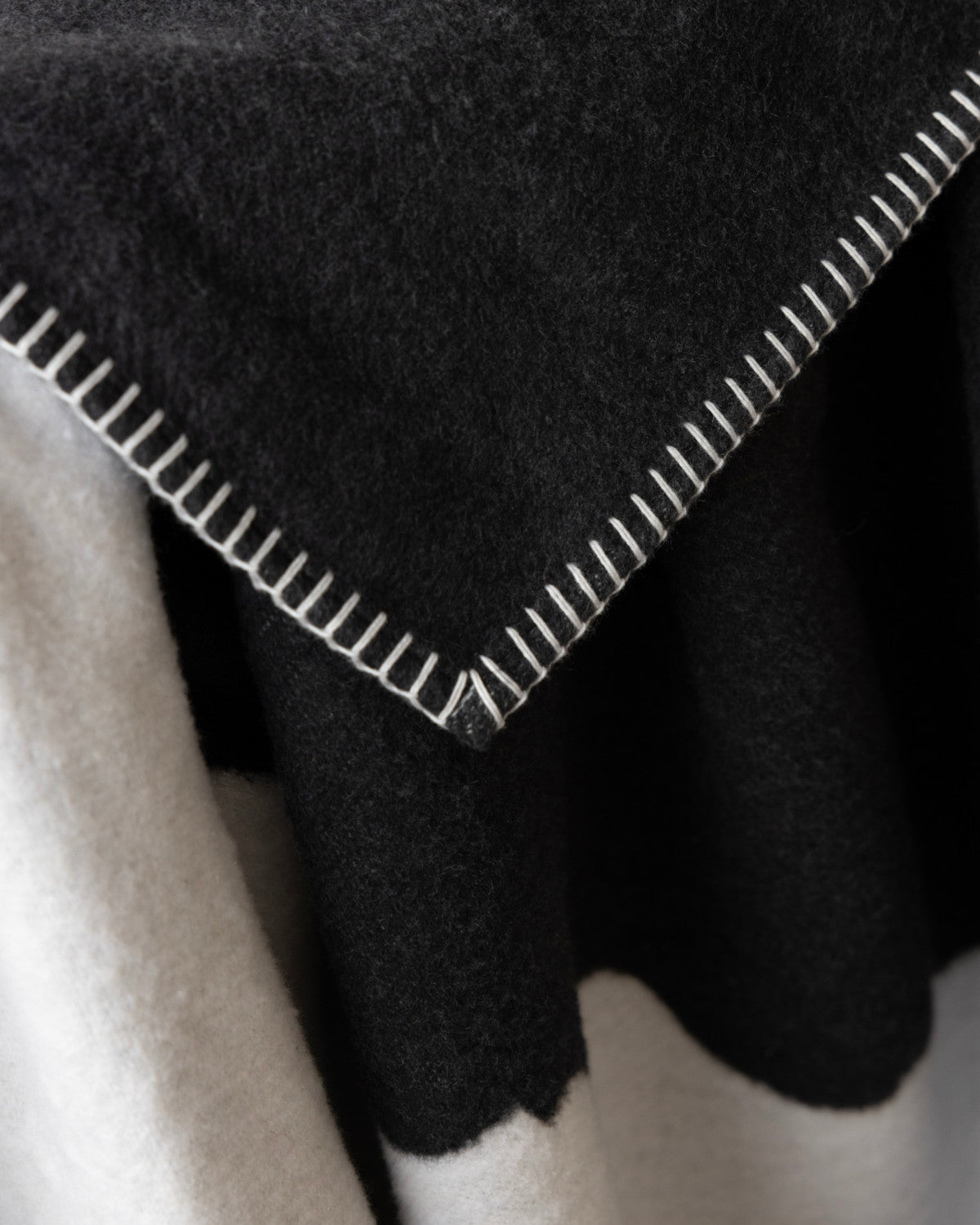 Cloud Cotton Blanket: Strata in Flint