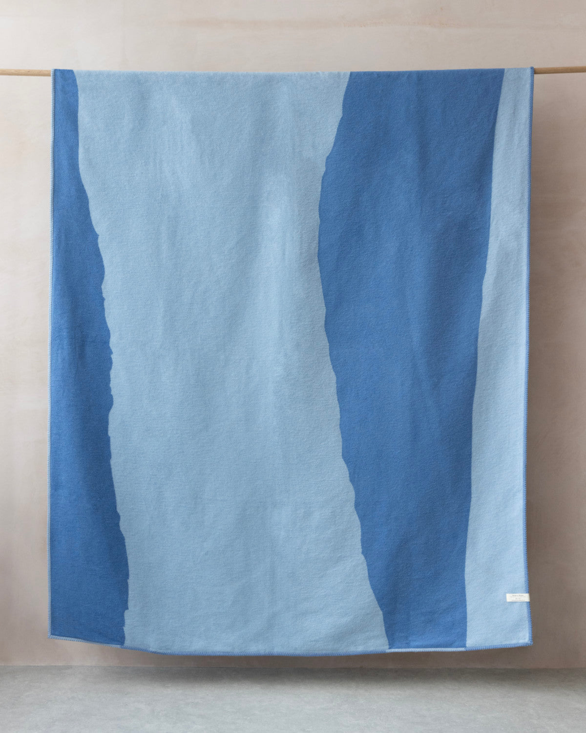 Cloud Cotton Blanket: Tide in Cornflower