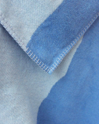 Cloud Cotton Blanket: Tide in Cornflower