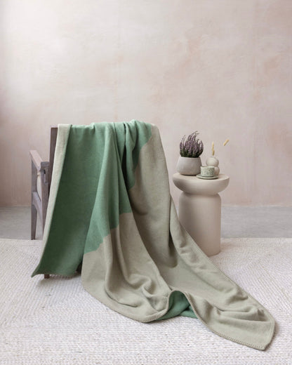 Cloud Cotton Blanket: Vale in Thyme