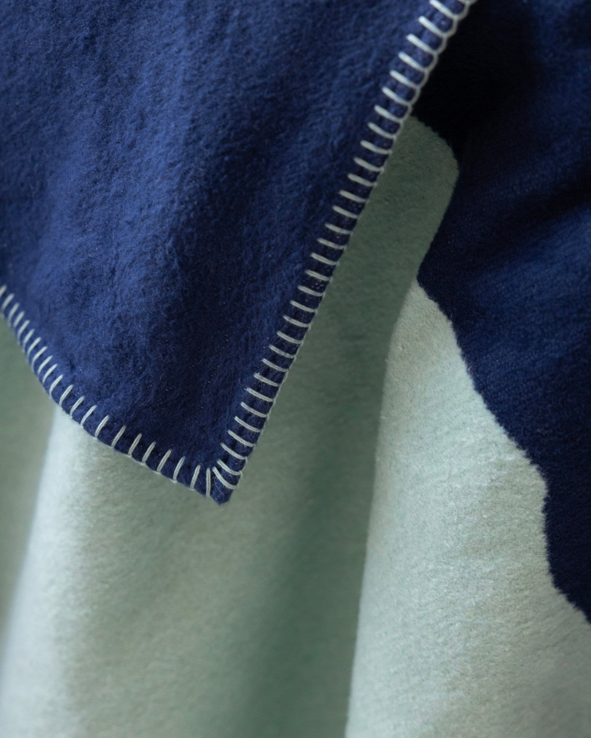 Cloud Cotton Blanket: Vale in Mistral