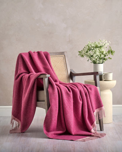Wildweave Blanket: Clover & Briar Rose