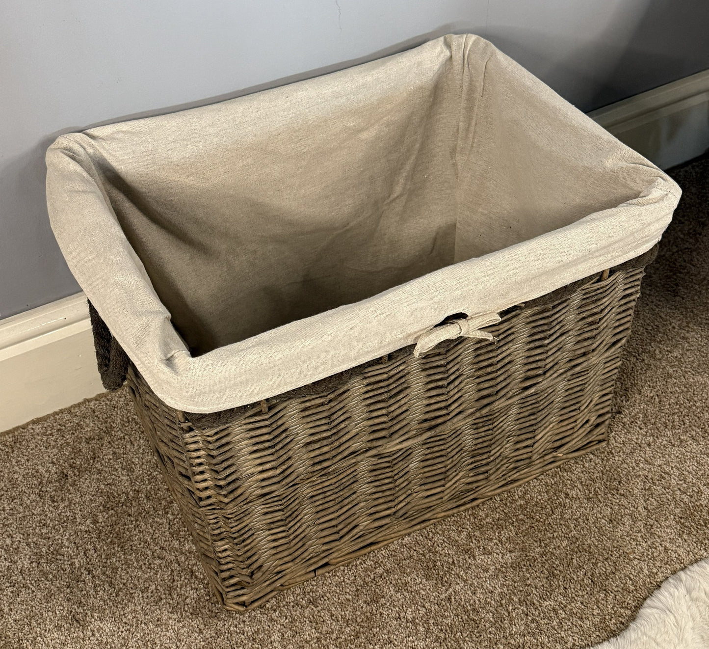 Wovenhill Wicker Grey Wash Storage Basket with Lining