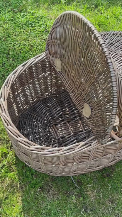 Antique Wash Oval Willow Picnic Basket with Sage Grey Lining